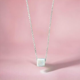 Κολιέ Peebls Cube Iridescent White Silver