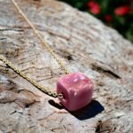 Κολιέ Peebls Cube Fuchsia Gold